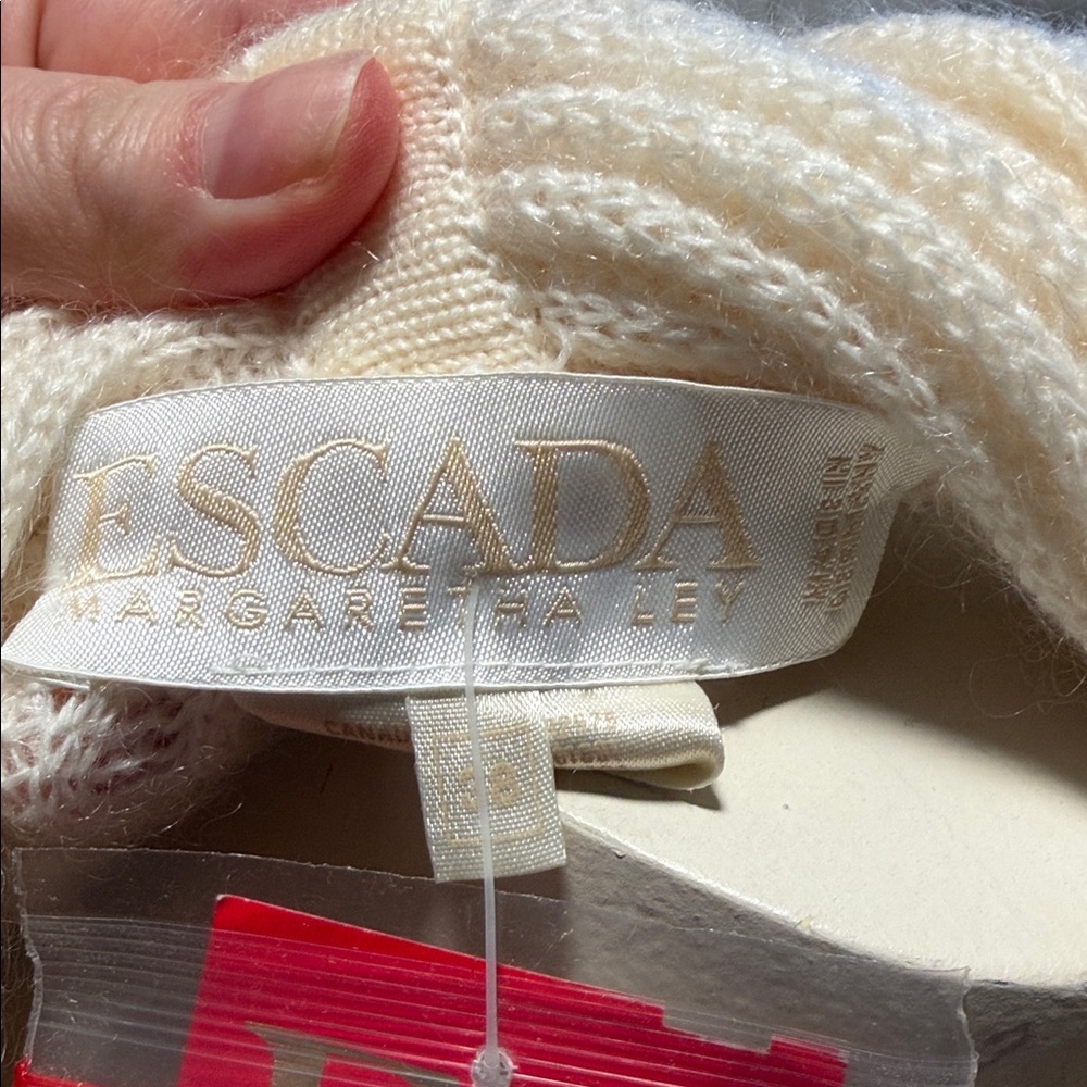 Escada Cream Ribbed Cardigan - Picture 2 of 12